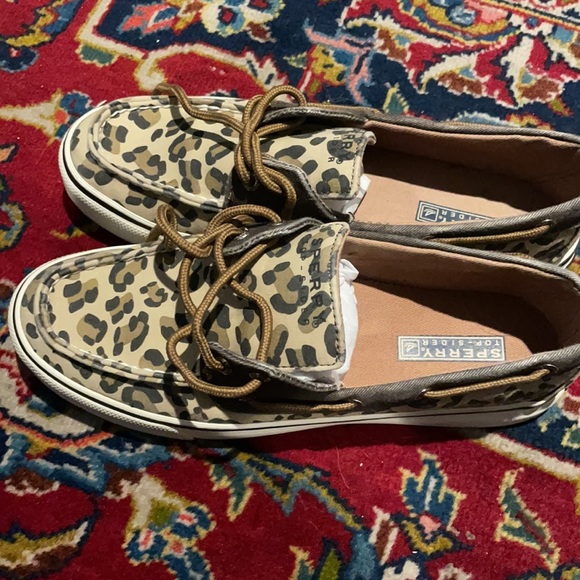Sperry - Picture 2 of 3